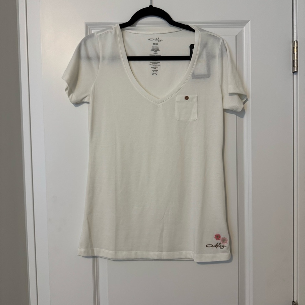 Oakley Women's White V-Neck Top NWT Medium